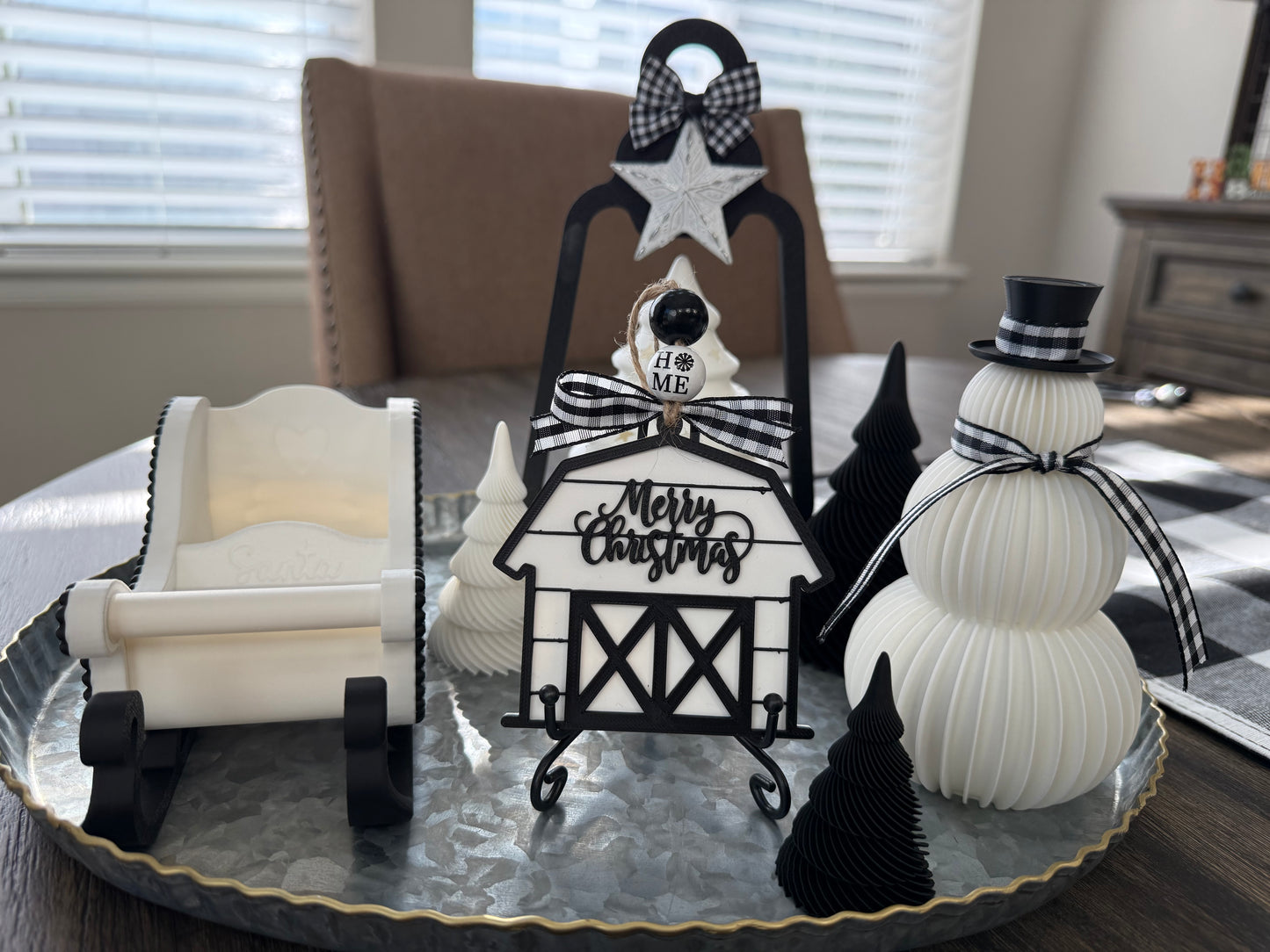 Black and White Farmhouse Sleigh Christmas Decoration